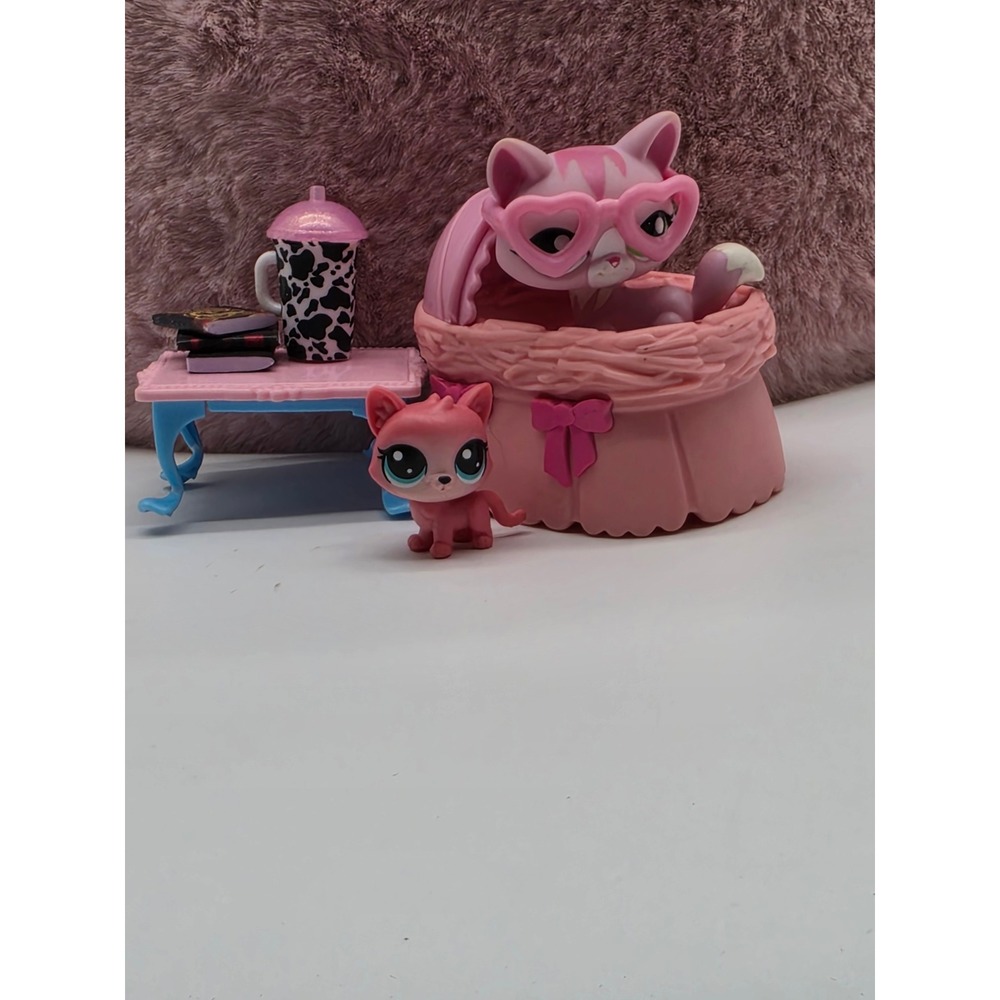 LPS Littlest Pet Shop Pink Shorthair Cat Baby Dollhouse Bassinet Figure Lot